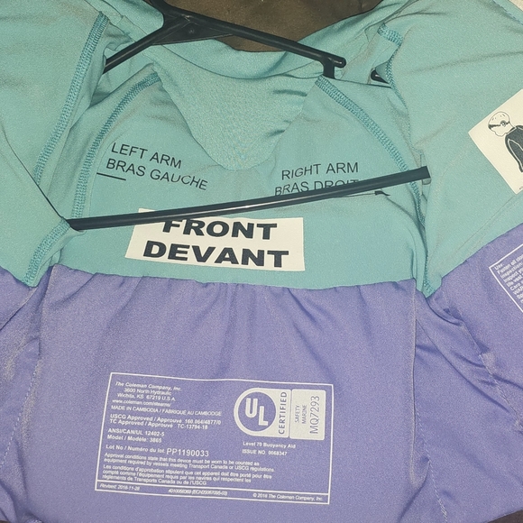 Life jacket - Picture 3 of 6